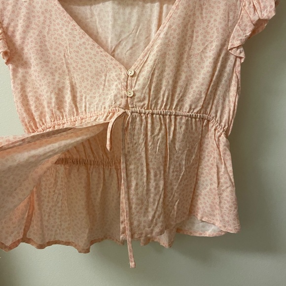 NWOT Wild Fable Flutter Tie Front V-neck top. - Picture 6 of 8